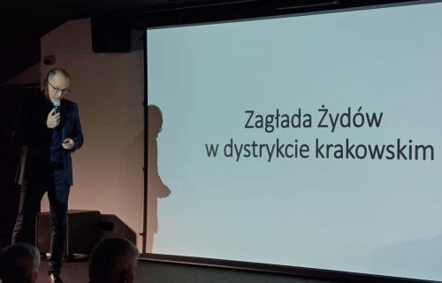 Spotkanie historyczne z doktorem Romanem Gieroniem z IPN oraz Jerzym Chucherko potomkiem rodziny ukrywającej Żydów podczas wojny