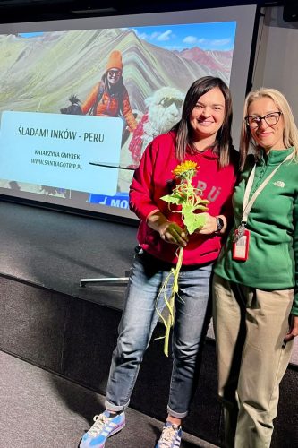 13 Katarzyna Gmyrek i bibliotekarka Izabela