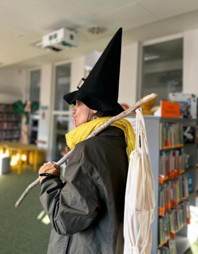 22 spotkanie z Muminkami bibliotekarka Joasia jako Włóczykij
