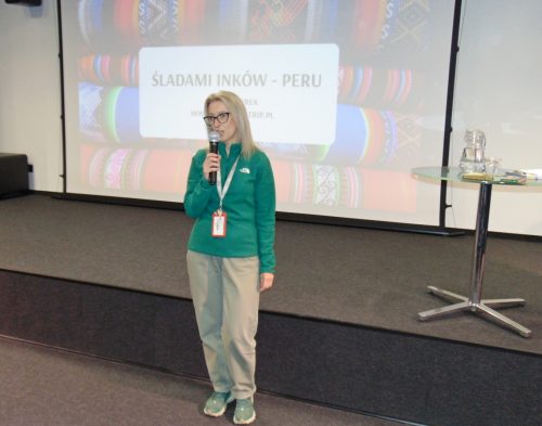 2 bibliotekarka Izabela zapowiada spotkanie z Katarzyną Gmyrek